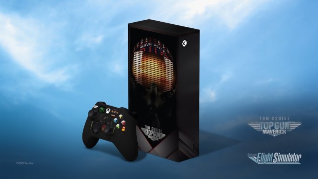 Xbox Series S: una consola de colección Top Gun Maverick con un controlador de panel de control
